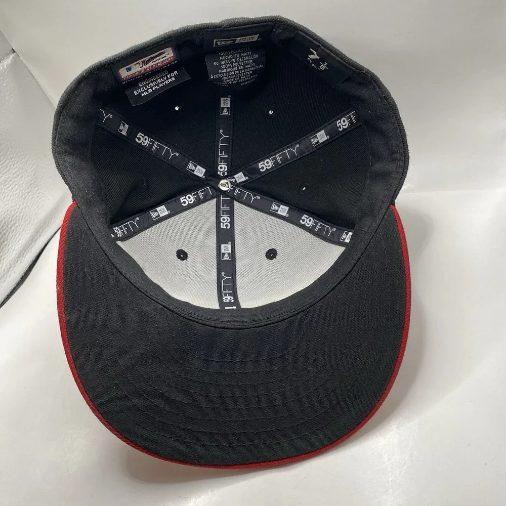 Cincinnati Reds Hat New Era 59Fifty Fitted Size 7 1/8 Black Red On Field Cleaned